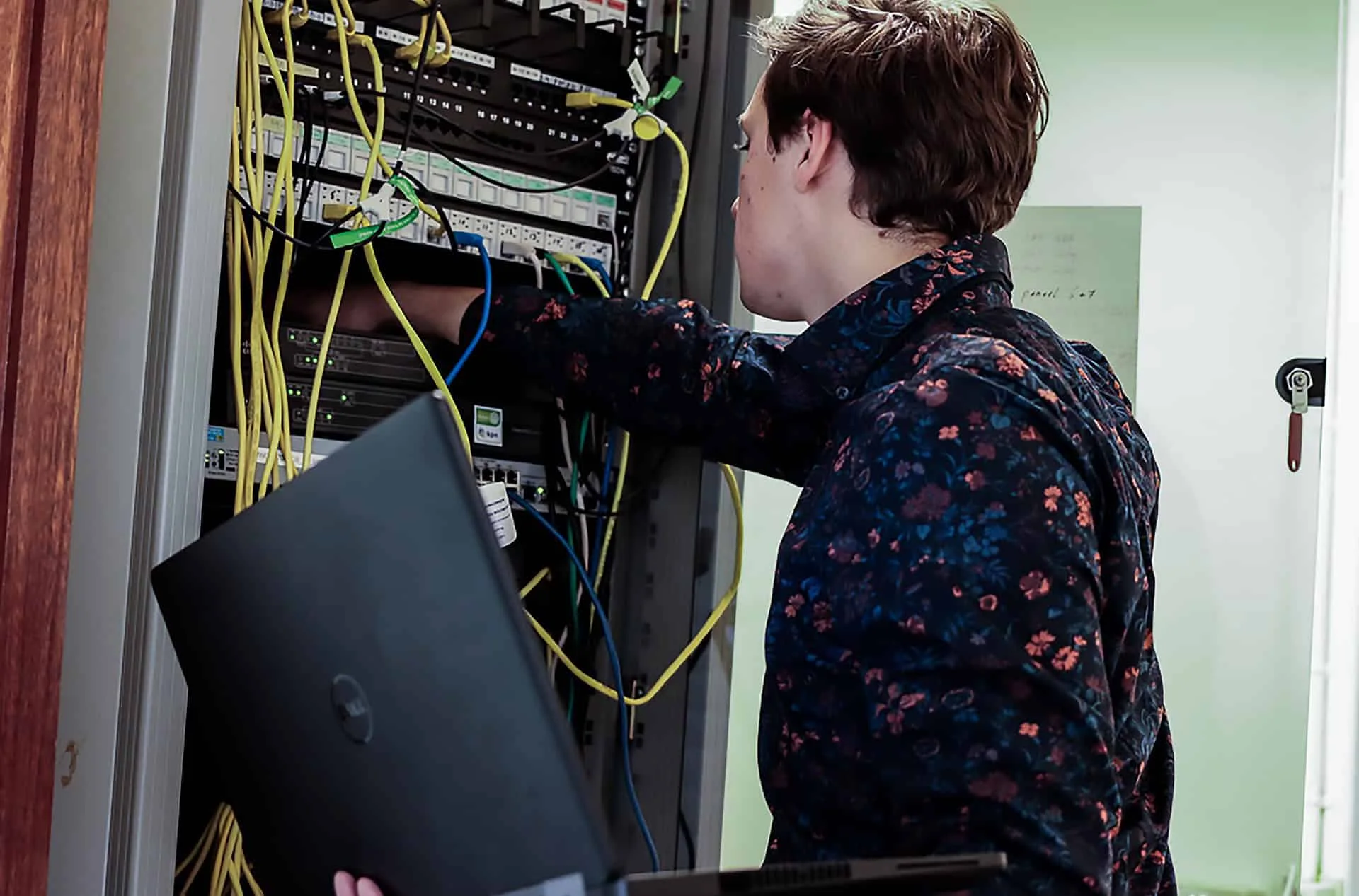 Network switch cabling